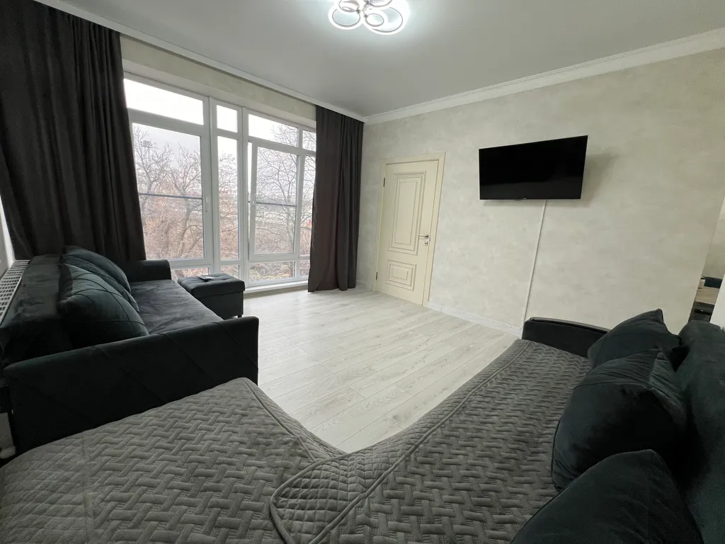 Уютная 3-комнатная квартира с панорамными окнами