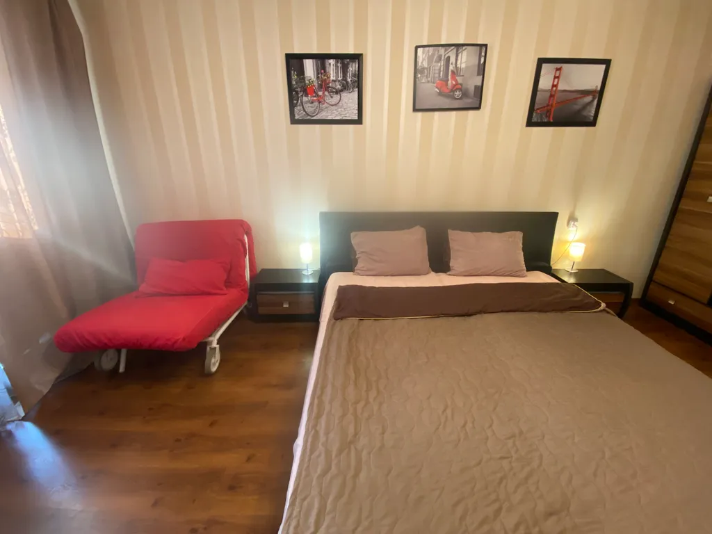 Красивая квартира с большим TV и Алисой