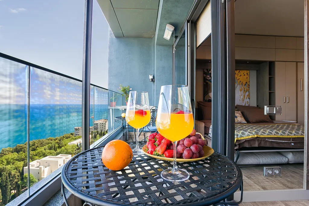 Двухкомнатный апартамент с видом на море с террасой с 2 санузлами