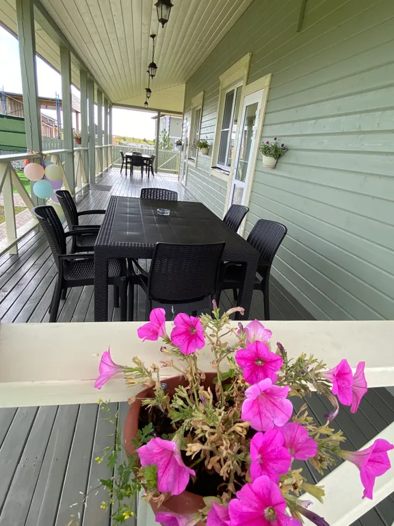 Уютный дом с большой верандой