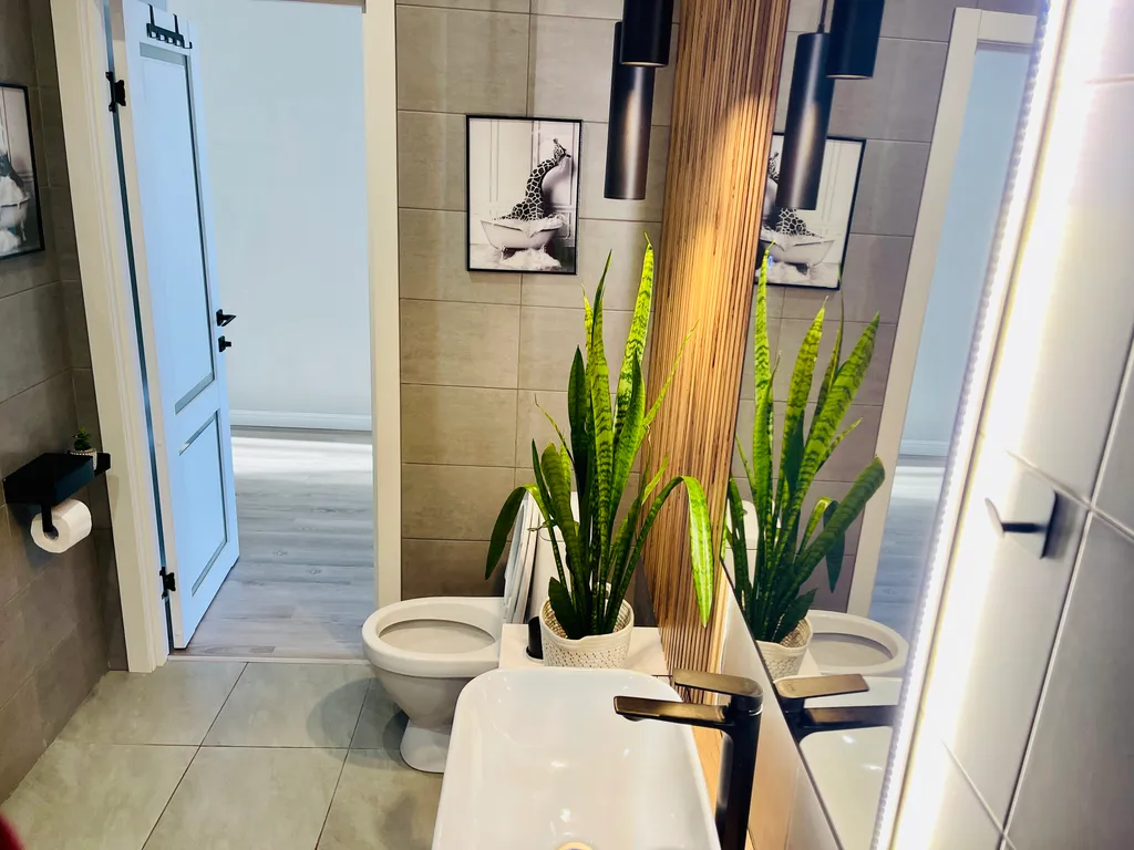 Вместительный уютный дом с камином, русской баней и банным чаном