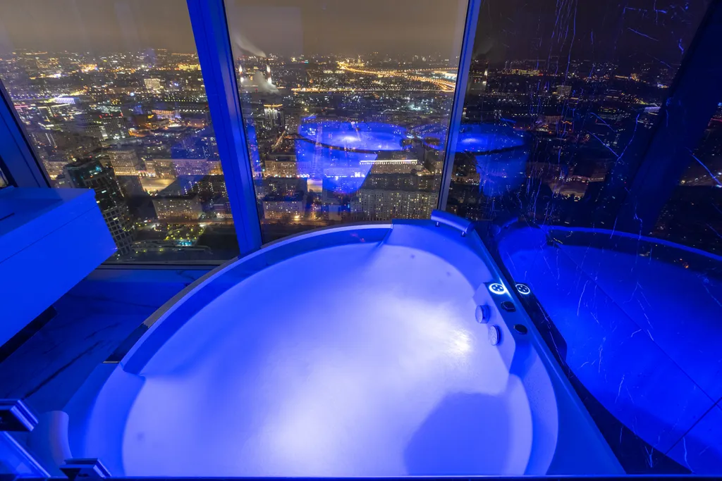 Lux Jacuzzi 58 floor