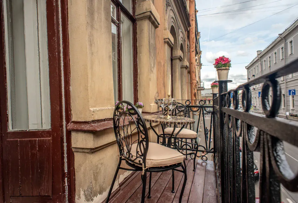 Rubinstein and Lomonosov Apartments with balcony