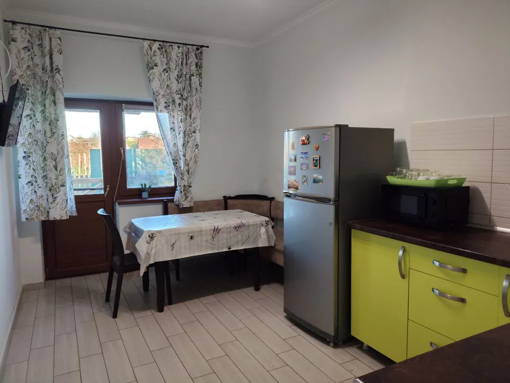 Дом для большой компании со своим двором