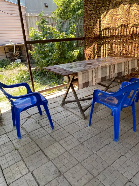 Уютный дом с прудом