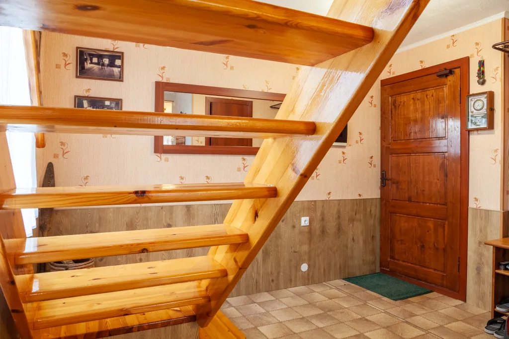 Дом на берегу реки