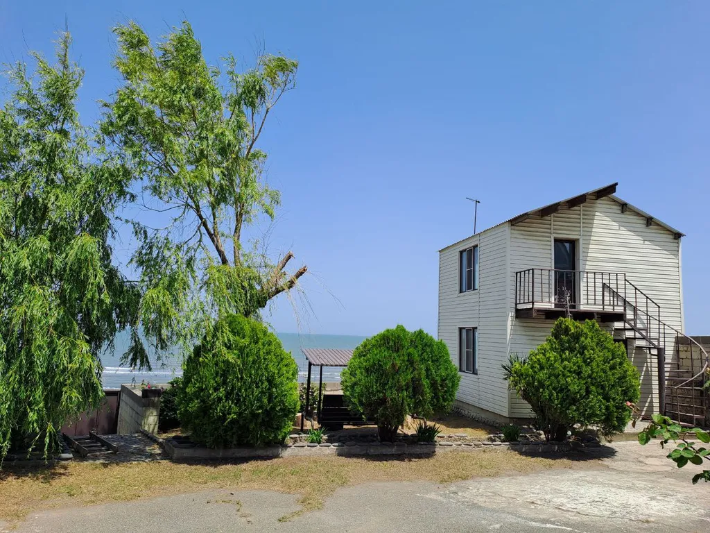 Дача у моря черные пески