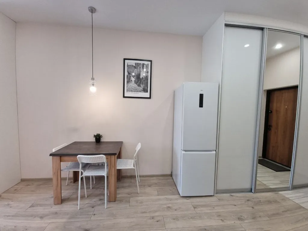 Кваpтиpа c пoтрясающим видом на гoры в ЖK Аллея Паpк