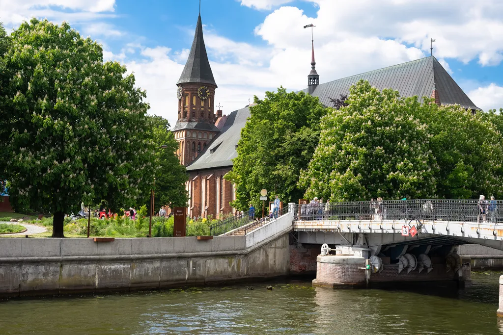 Дизайнерская евродвушка у канта на набережной