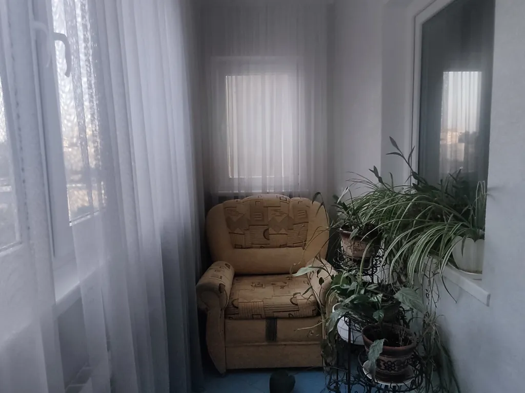 Коттедж с гаражом и двориком