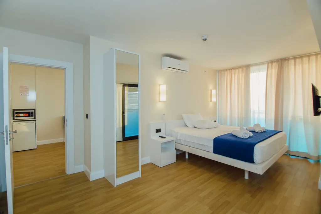 Трёхкомнатные апартаменты на первой линии