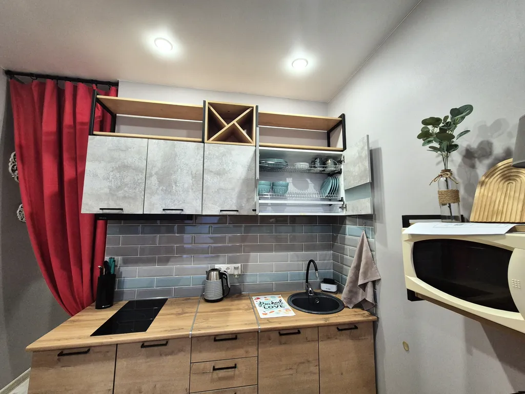 Яркая студия рядом с Мытищинской больницей