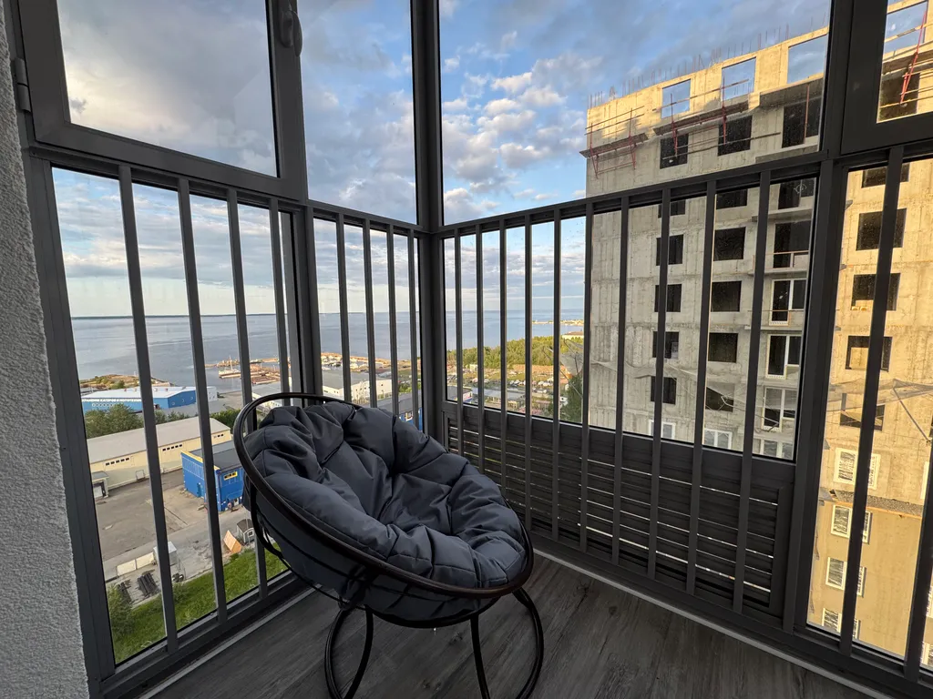 Уютная студия с видом на озеро