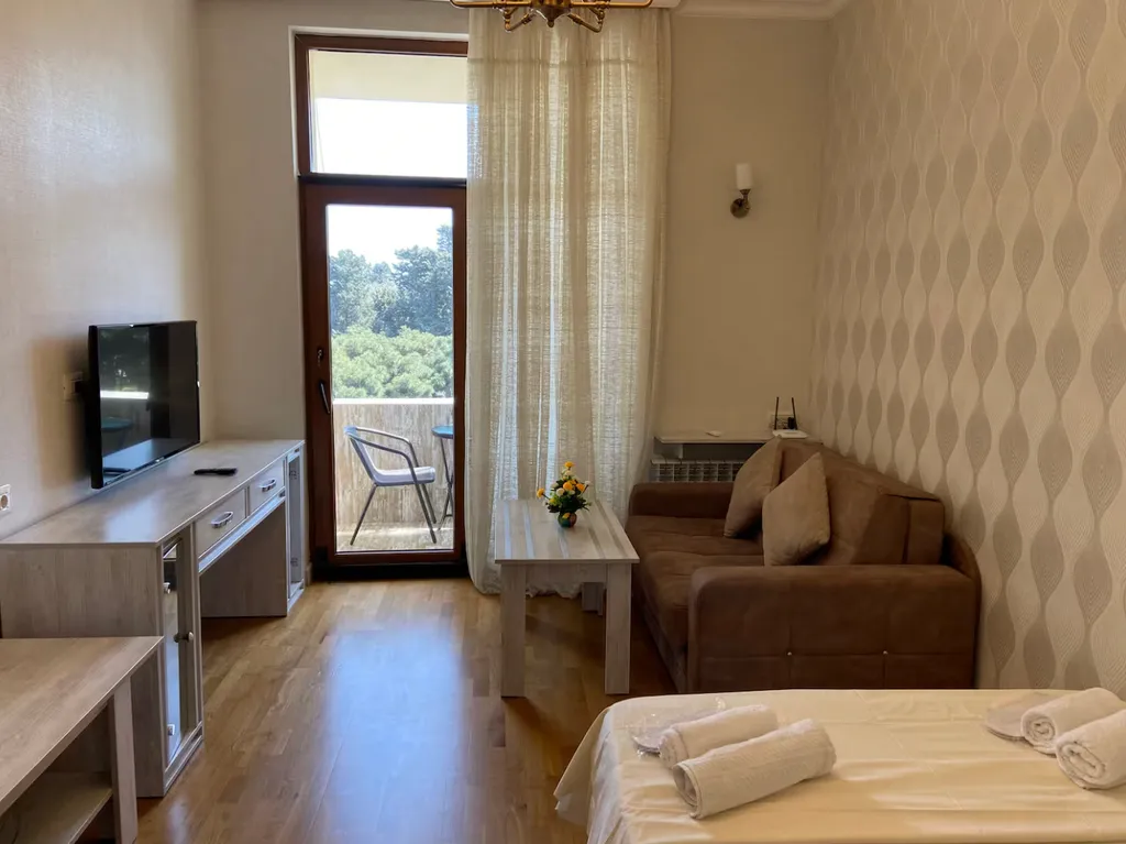 Апартаменты с видом на бульвар