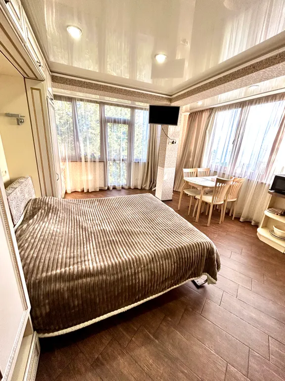 Студия с видом на море