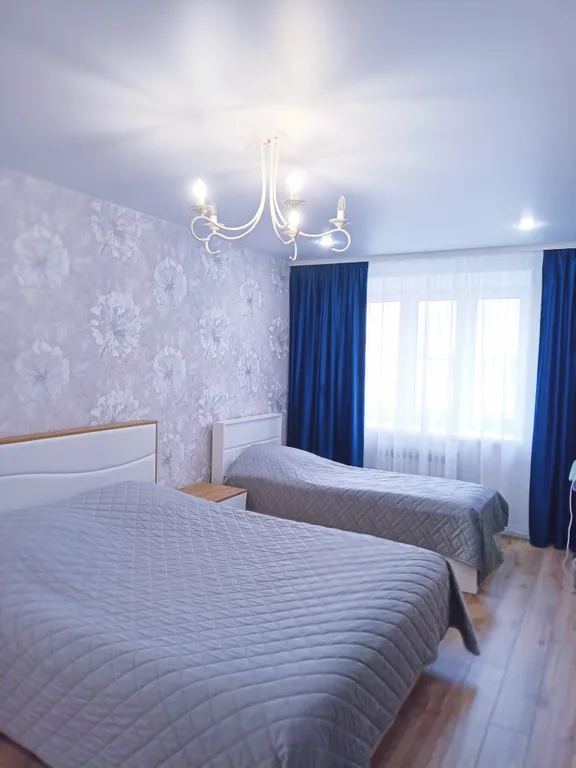 Современная квартира с большой кухней-гостиной