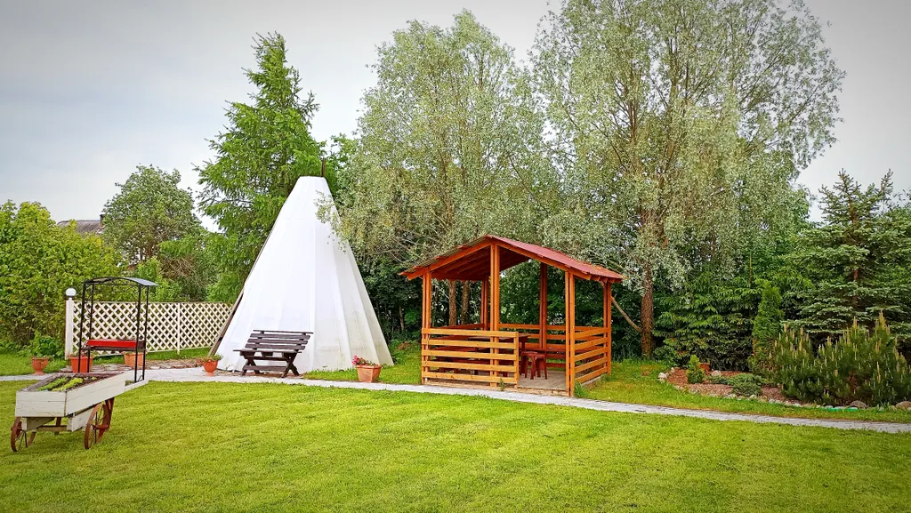 Дом на берегу реки