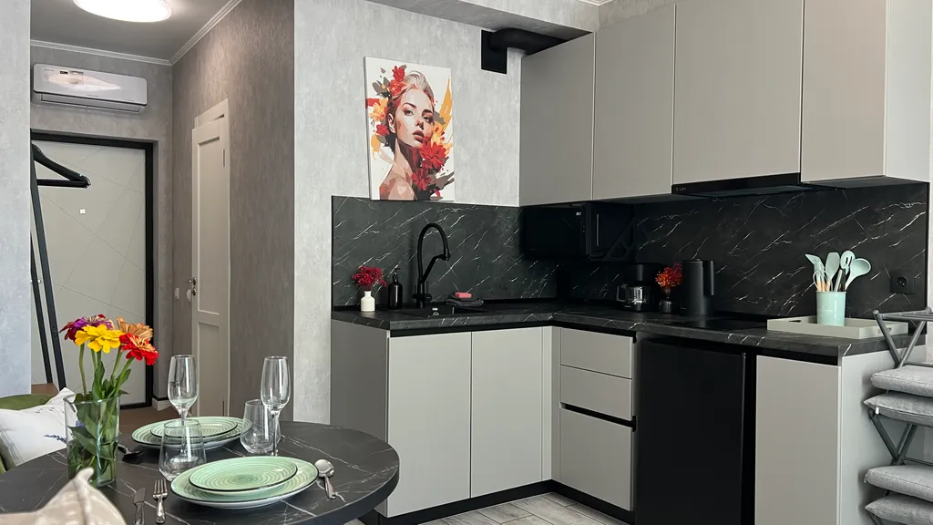 Студия с мини-балконом и видом на горы