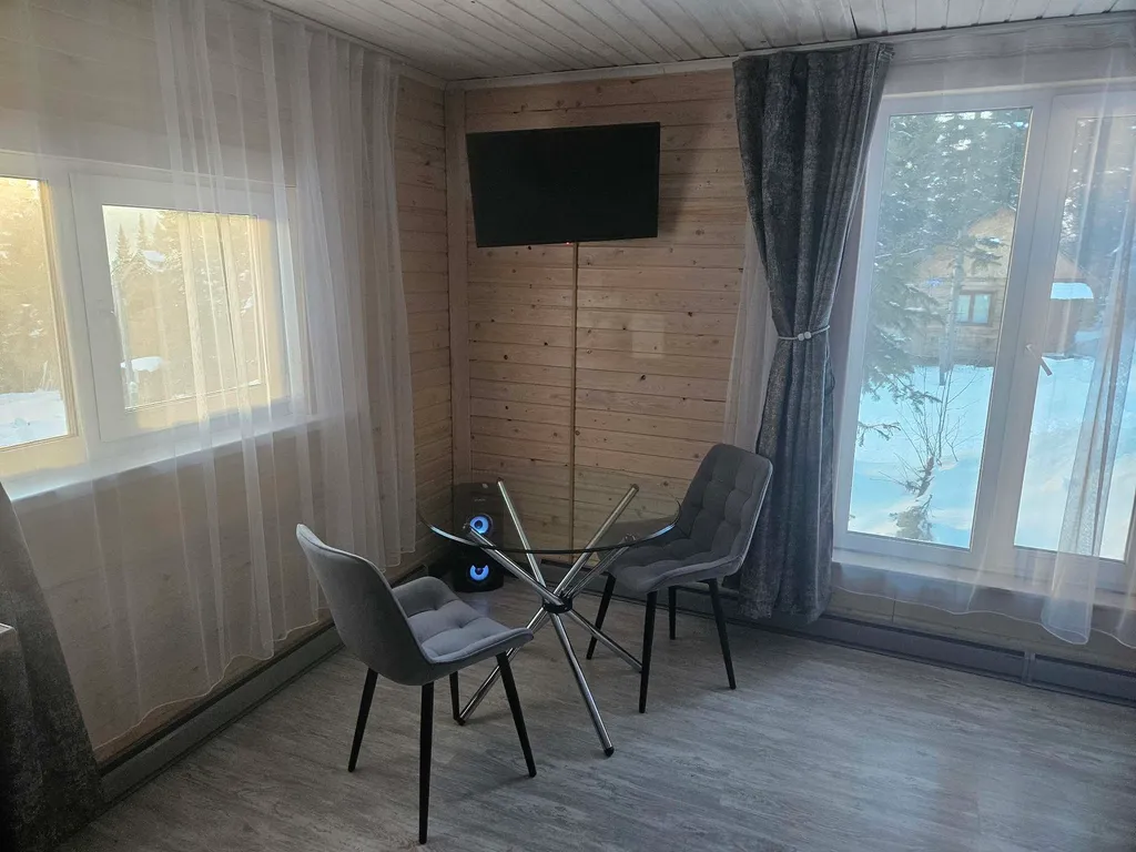 Коттедж Дом в живописнейшем месте в окружении кедровых и пихтовых деревьев — Шерегеш