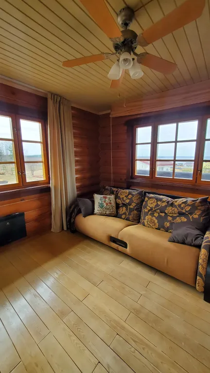 Дом с видом на озеро Волго