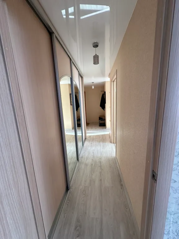 Просторная двухкомнатная квартира на набережной