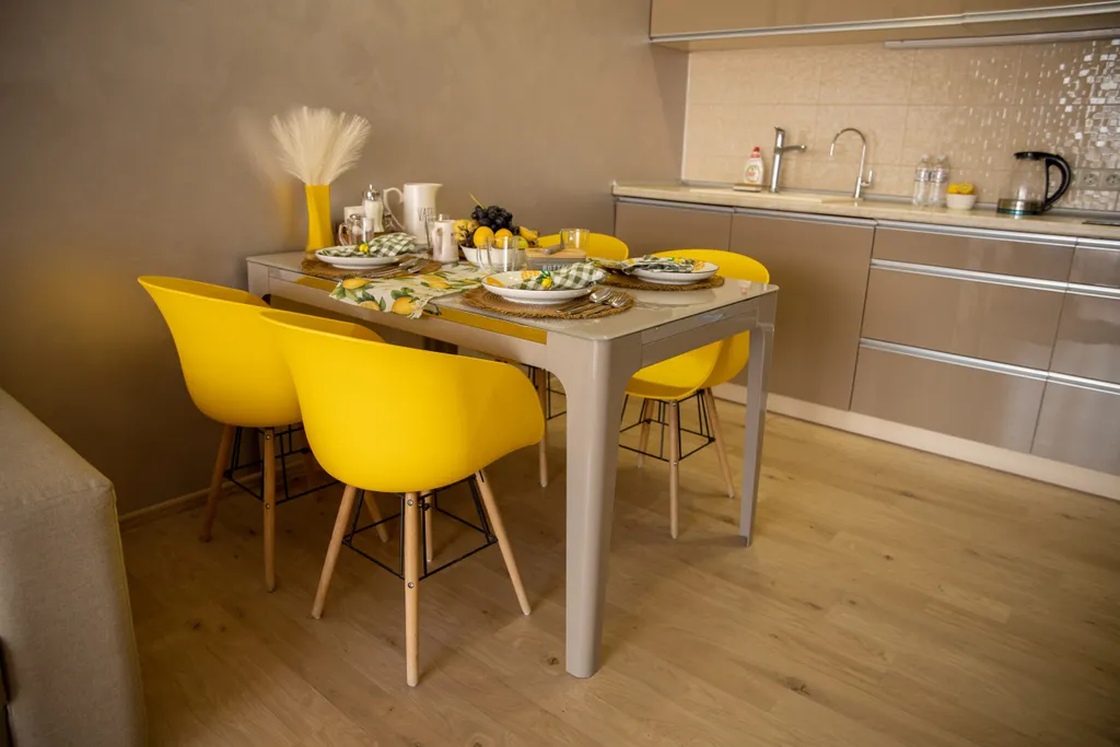 Желтые лимоны