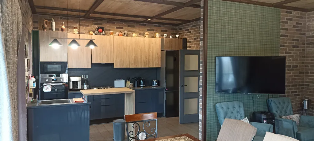 Домик у озера