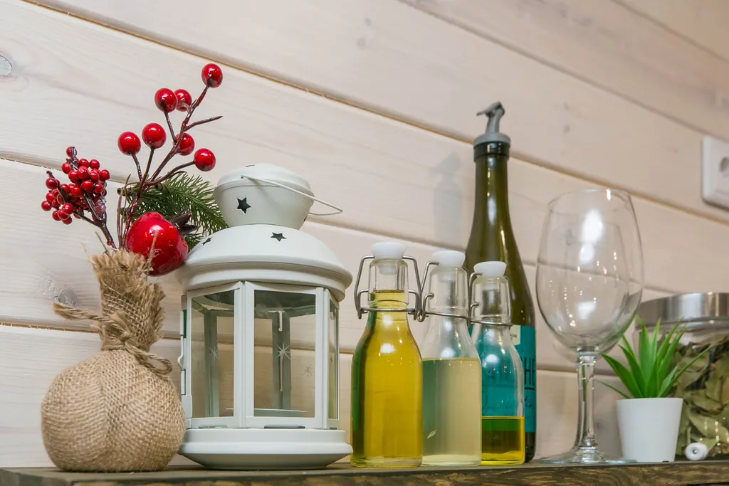 Дом в лесу рядом с озером