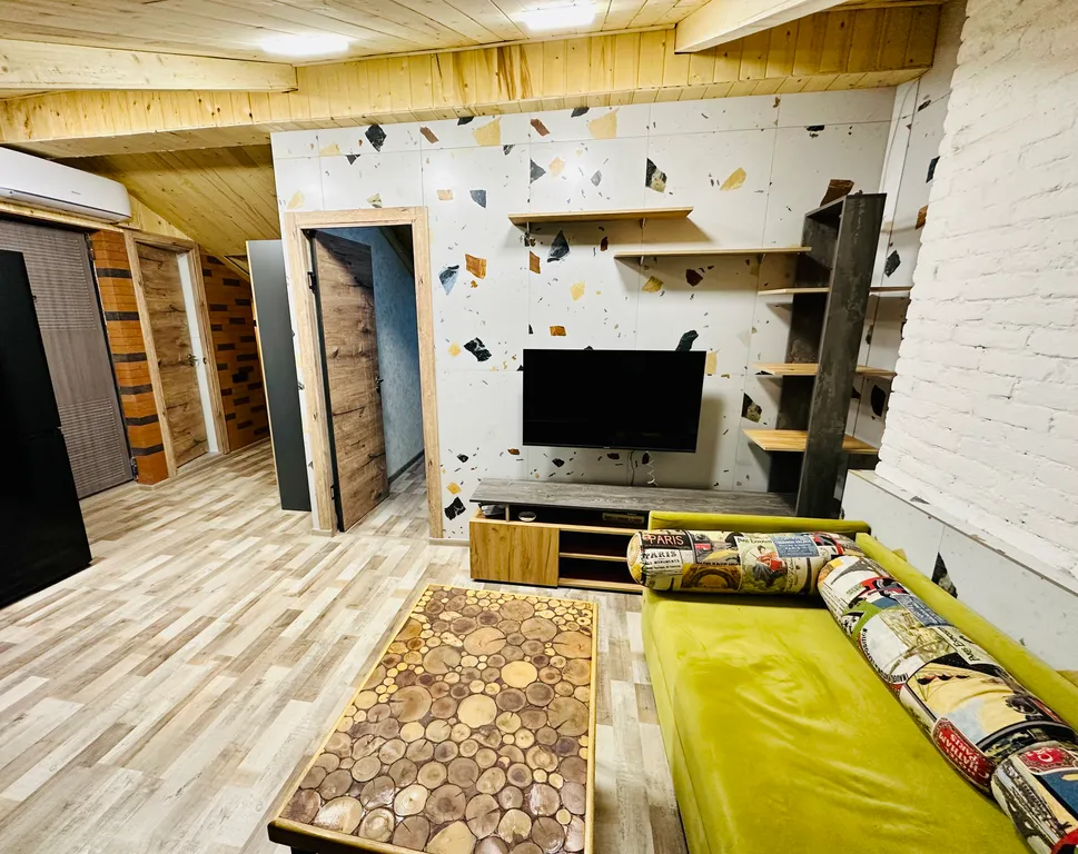 Уютная квартира в самом центре, от площади республики 250 м