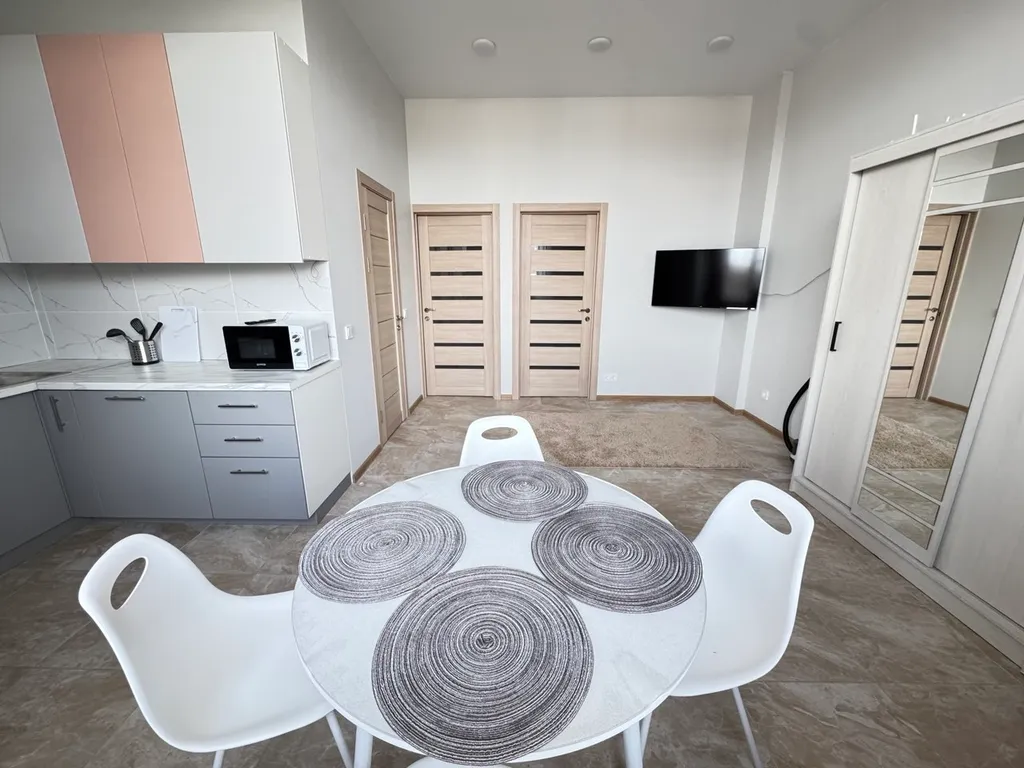 Коттедж Коттедж Уютный таунхаус с террасой и парковкой — Сочи