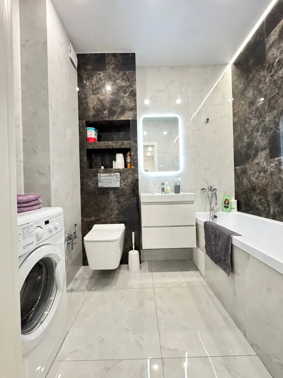 Просторная двушка рядом с фонтаном