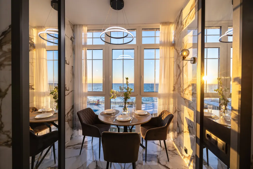 Дизайнерский апартамент с видом на море