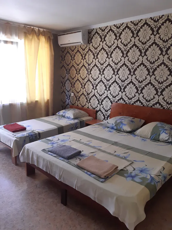 Квартира Комната стандарт 3-х м — аренда посуточно в Штормовое