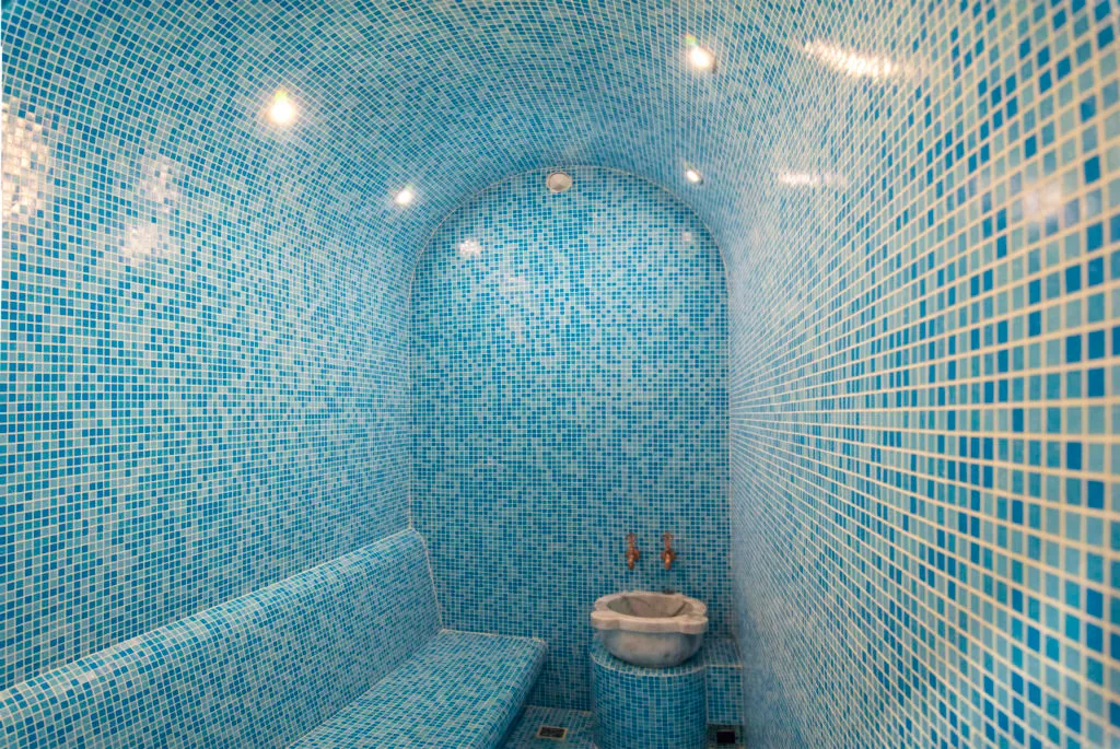 3-комнатная квартира с бассейном у моря