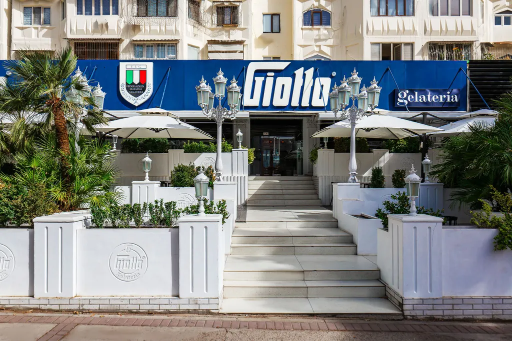 Kazakhstan resident's 171 by Royal rentals