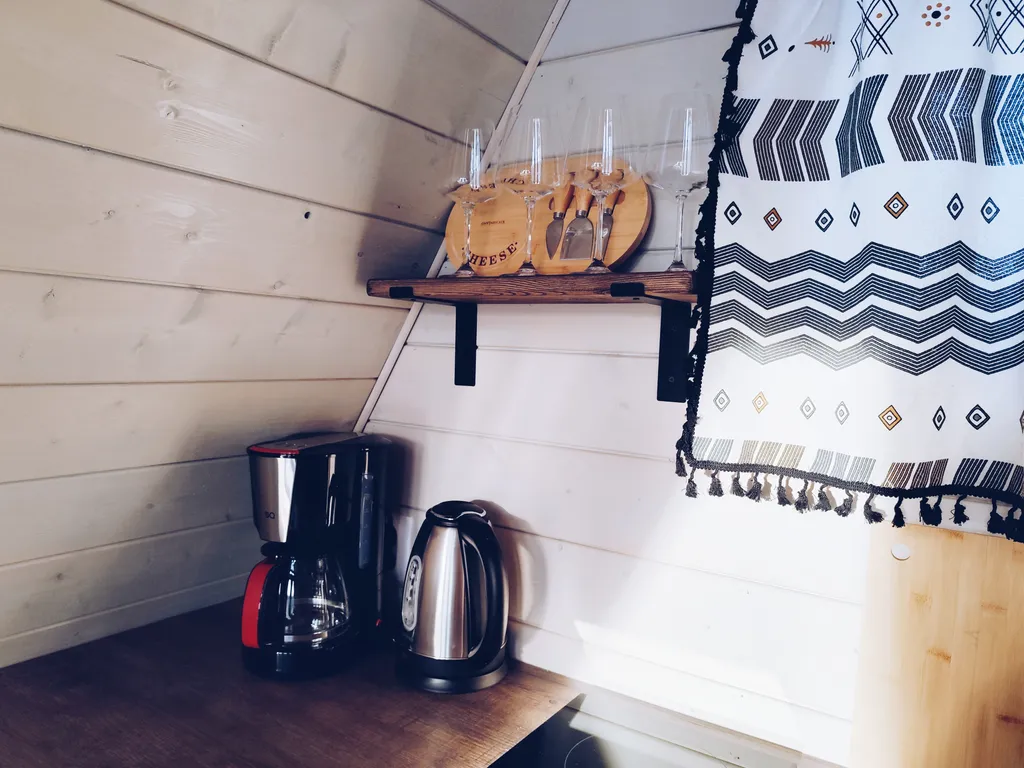 Коттедж Уютный дом с панорамным видом на лес — Луга