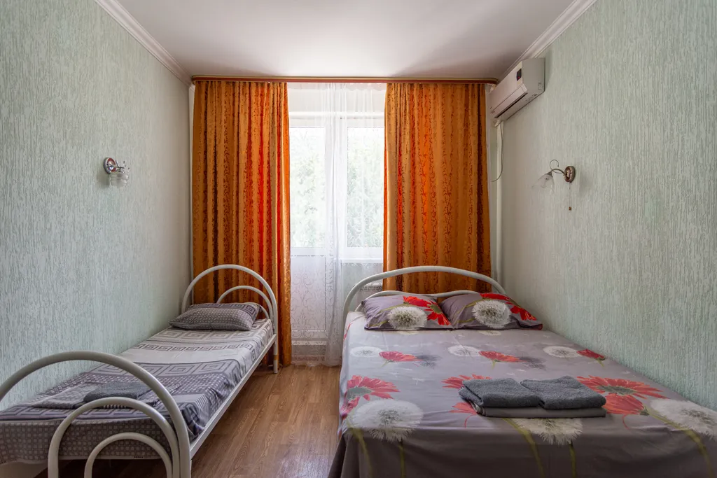 Квартира Номер с видом на горы и бассейн. — аренда посуточно в Геленджик