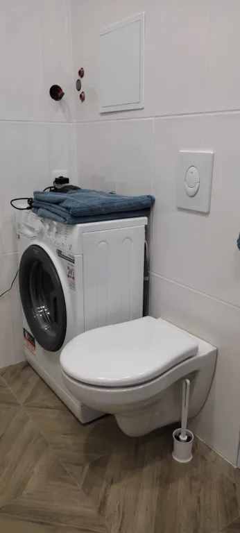 Студия у моря, Итальянская деревня