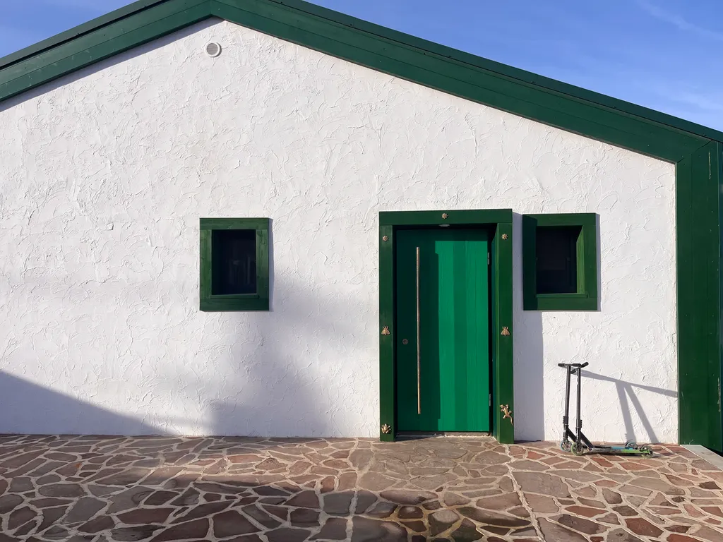 Дом Море рядом