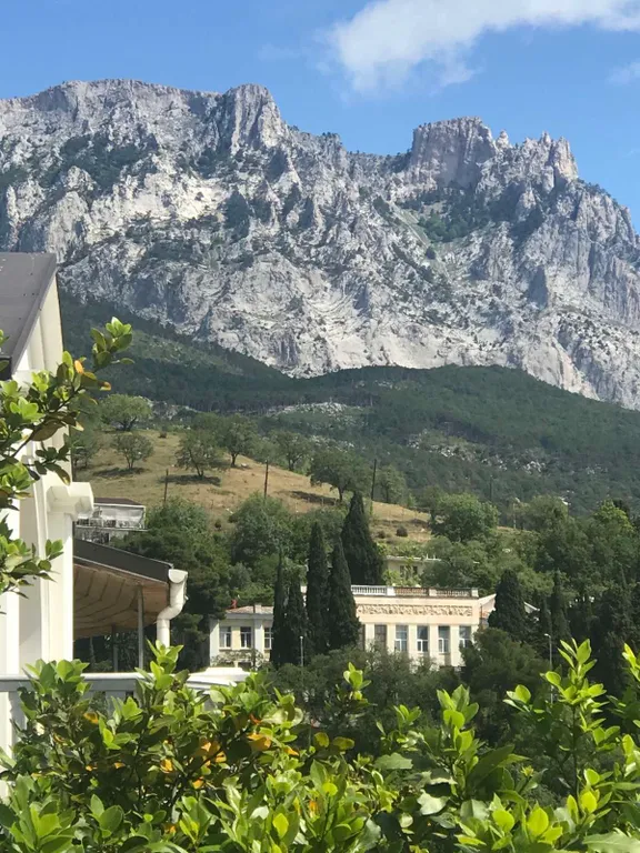 С видом на горы