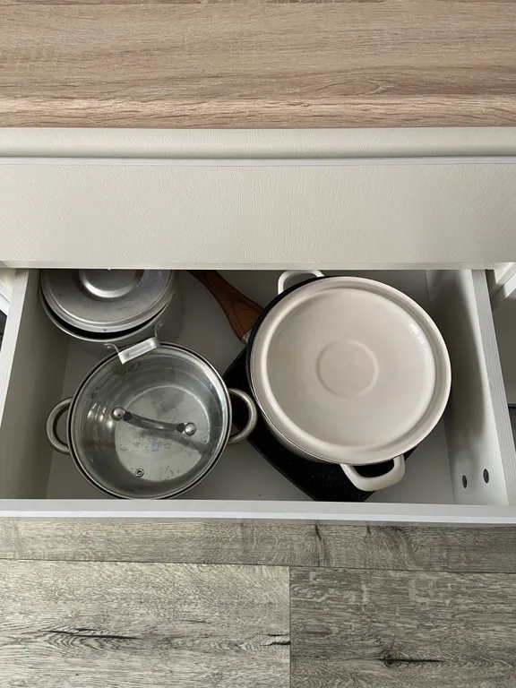 Просторная изумрудная квартирка