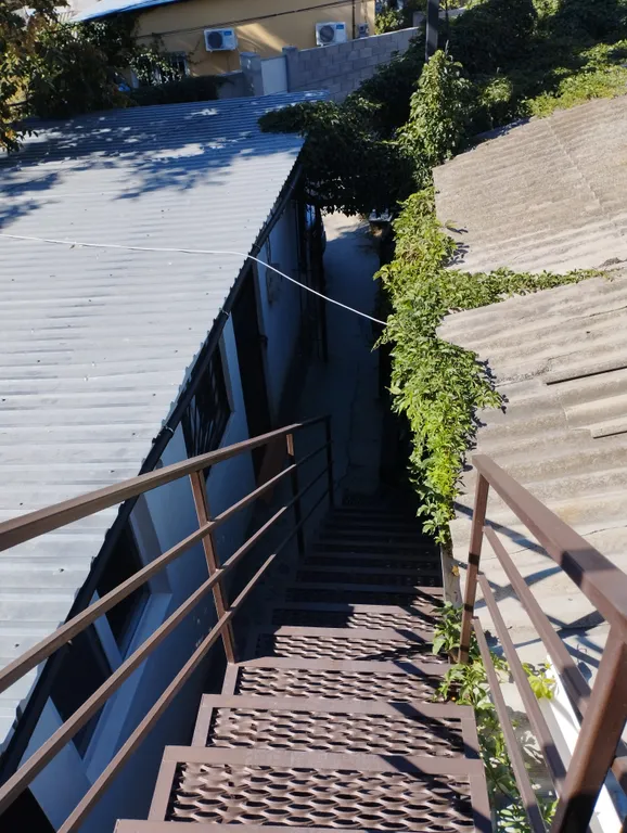 Уютная маленькая комната с балконом, близко к морю