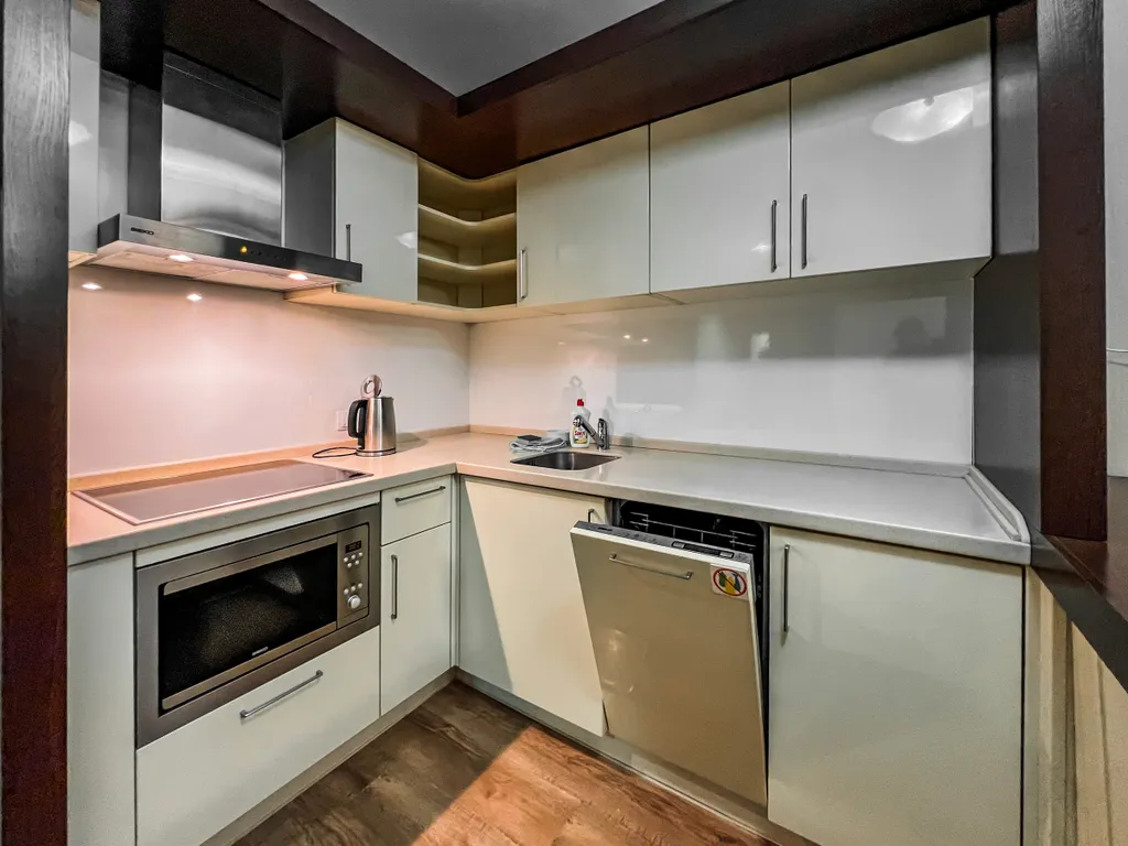 Просторные апартаменты на "набережной Времена года"