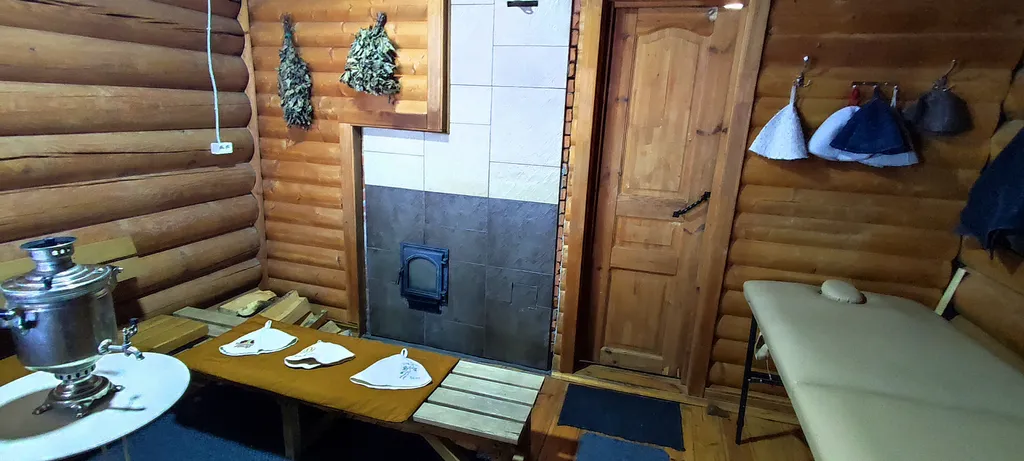 Коттедж Коттедж Просторный сруб с гамаком, камином и баней — Мезмай