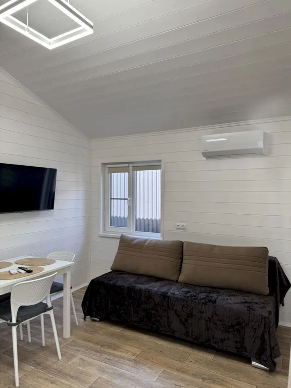 Коттедж Коттедж Деревянный Барнхаус с террасой и парковкой - 7 минут до моря — Геленджик