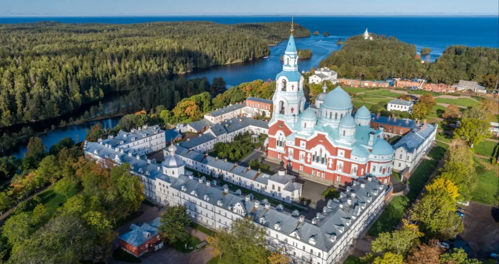 Дом с русской жаркой баней в Карелии