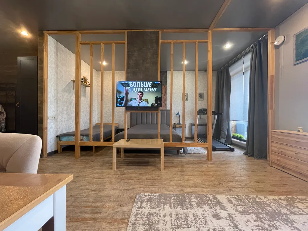 Квартира в люкс доме с парковкой в 10 минутах пешком от площади Ленина