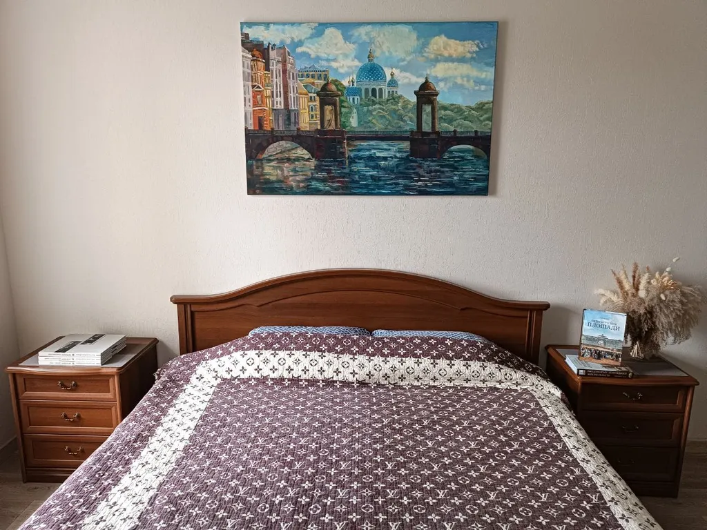 Евродвушка рядом с Троицким собором