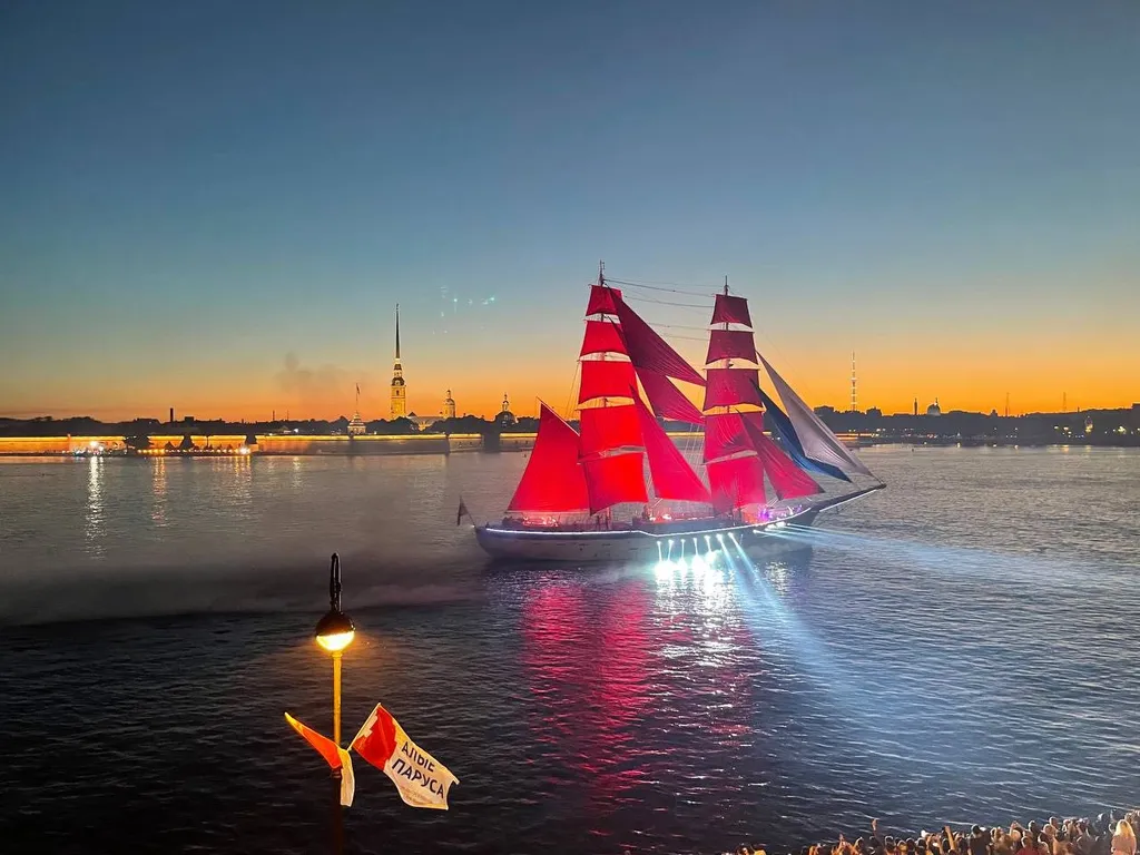 Апартаменты у Казанского Собора и Дома Зингера