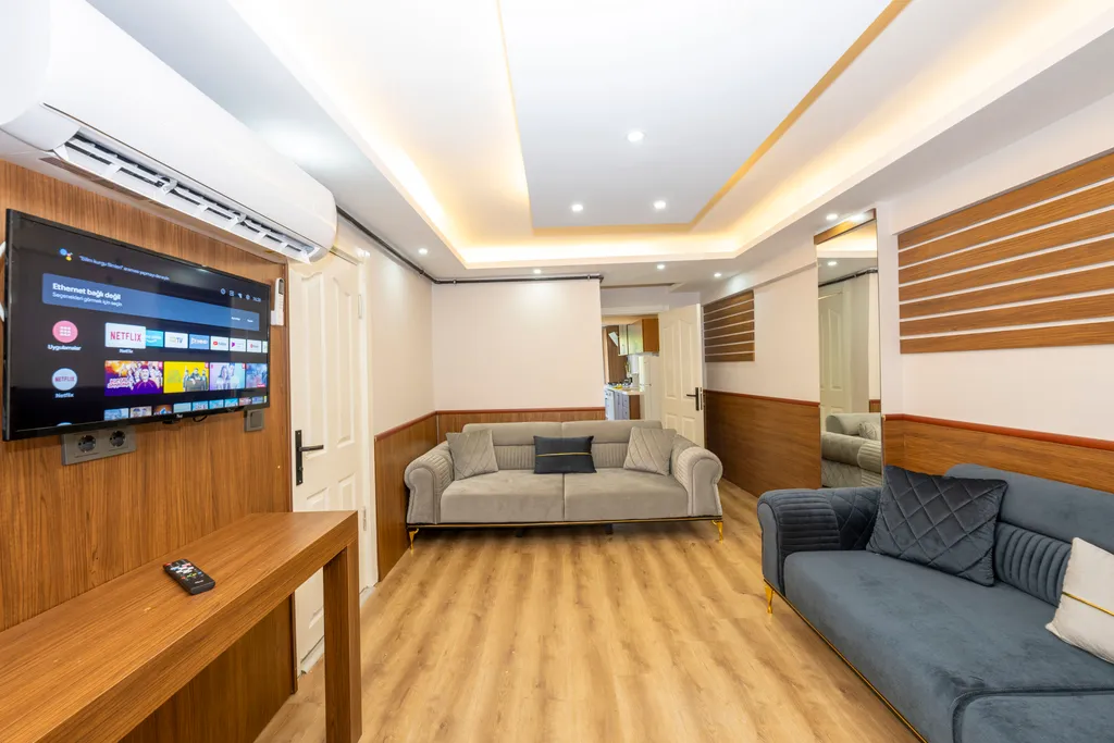 Одна из ностальгических улиц Таксима